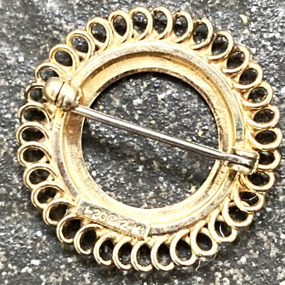 Vintage gold filled brooch and earring pairing - Picture 3 of 5